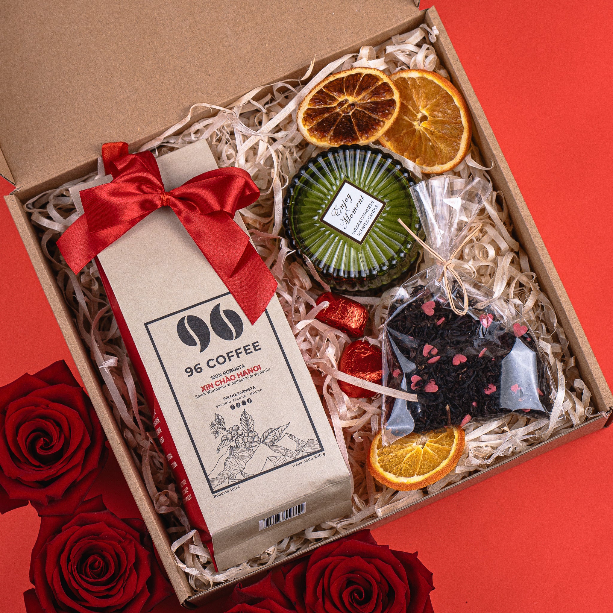 Zestaw walentynkowy kawa, czekolada, herbata i świeca